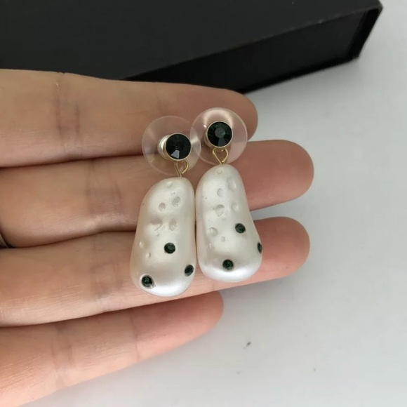 Imitation Baroque Pearl Green Crystals Earrings - Picture 3 of 5